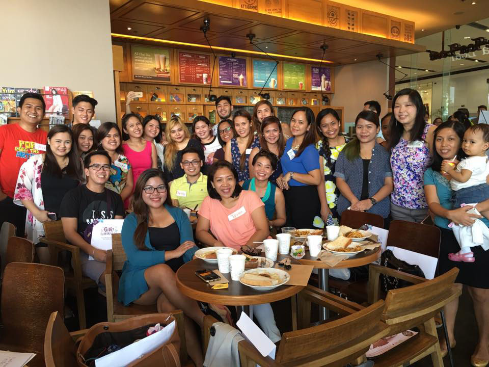 http://www.giddychiq.com/wp-content/uploads/2015/11/Davao-Bloggers-at-the-CBTL-2015-Holiday-Launch.jpg